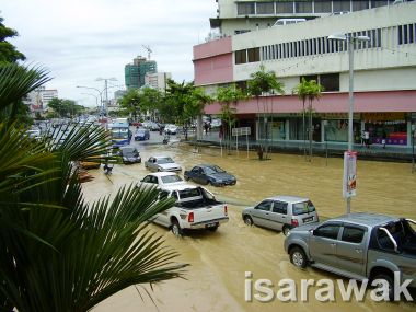 traffic jame and flooding